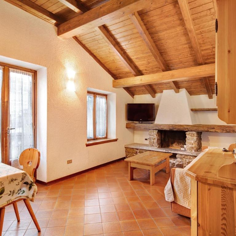 Chalet Meridiana Appartamento 10 - Appartamento Deluxe con 2 Camere da Letto e Balcone - 1