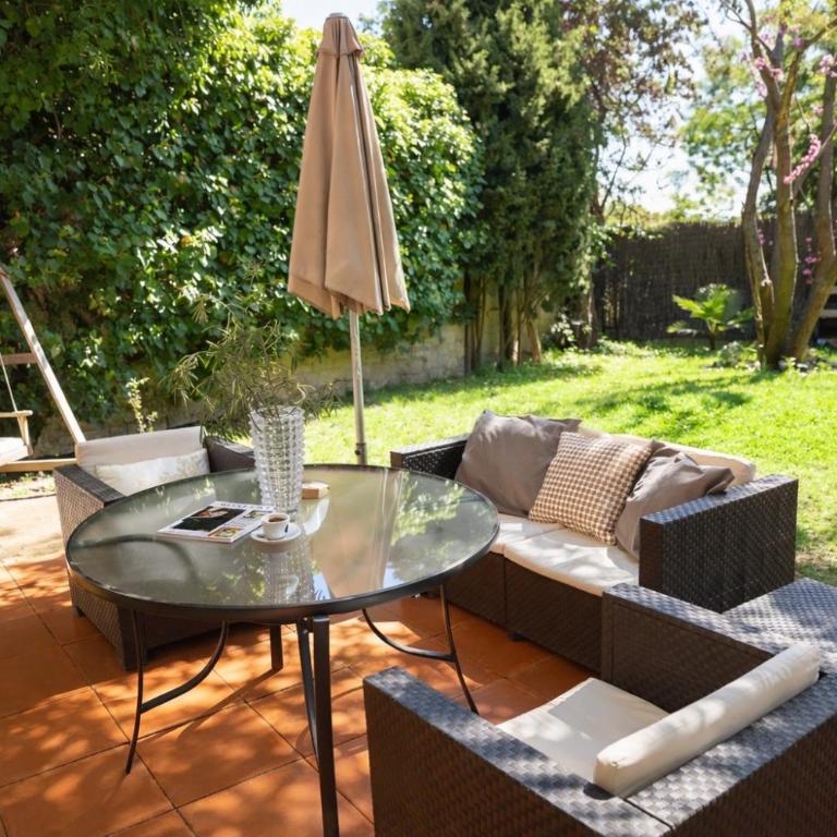 Tibidabo Apartments - Two-Bedroom Apartment with Garden - 33