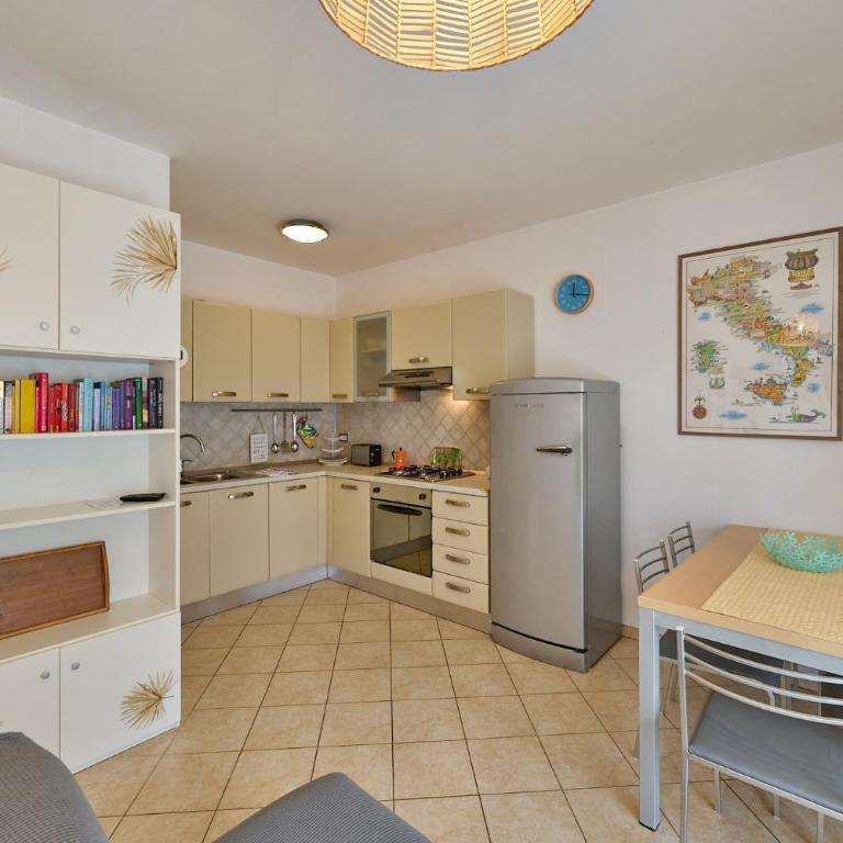 Madonnina Apartment in Lazise - Appartamento Deluxe con 2 Camere da Letto e Balcone - 5