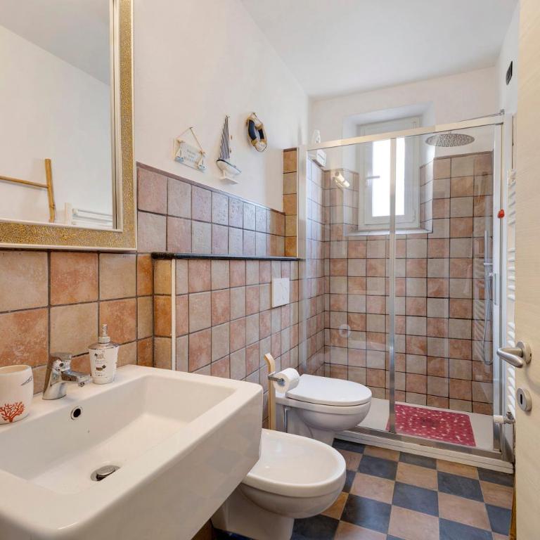 4 Passi Mare - Appartamento Deluxe con 2 Camere da Letto e Balcone - 30