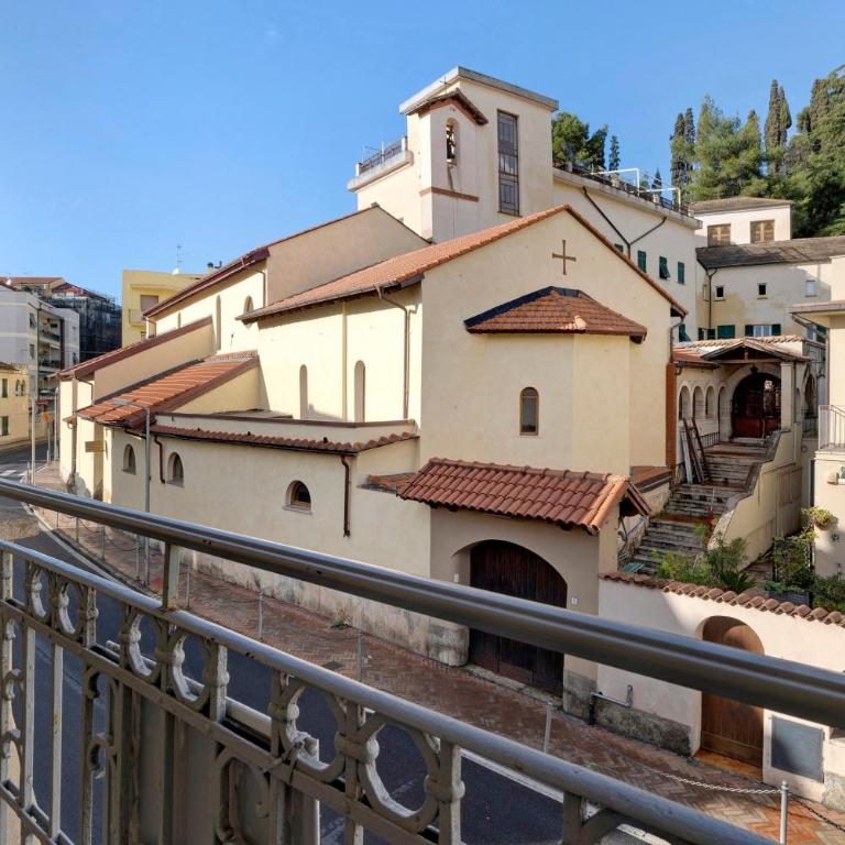 4 Passi Mare - Appartamento Deluxe con 2 Camere da Letto e Balcone - 4
