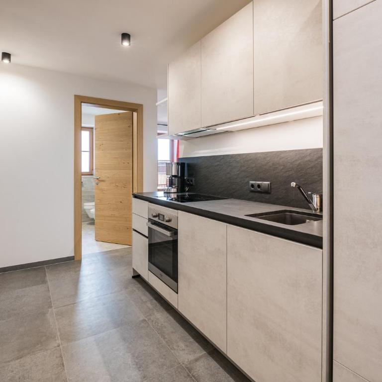 Kuenz Dolomites App 4 - Superior Apartment mit 1 Schlafzimmer und Balkon - 5