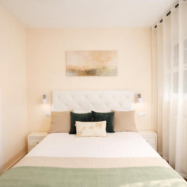 Tibidabo Apartments - Two-Bedroom Apartment with Garden - 25