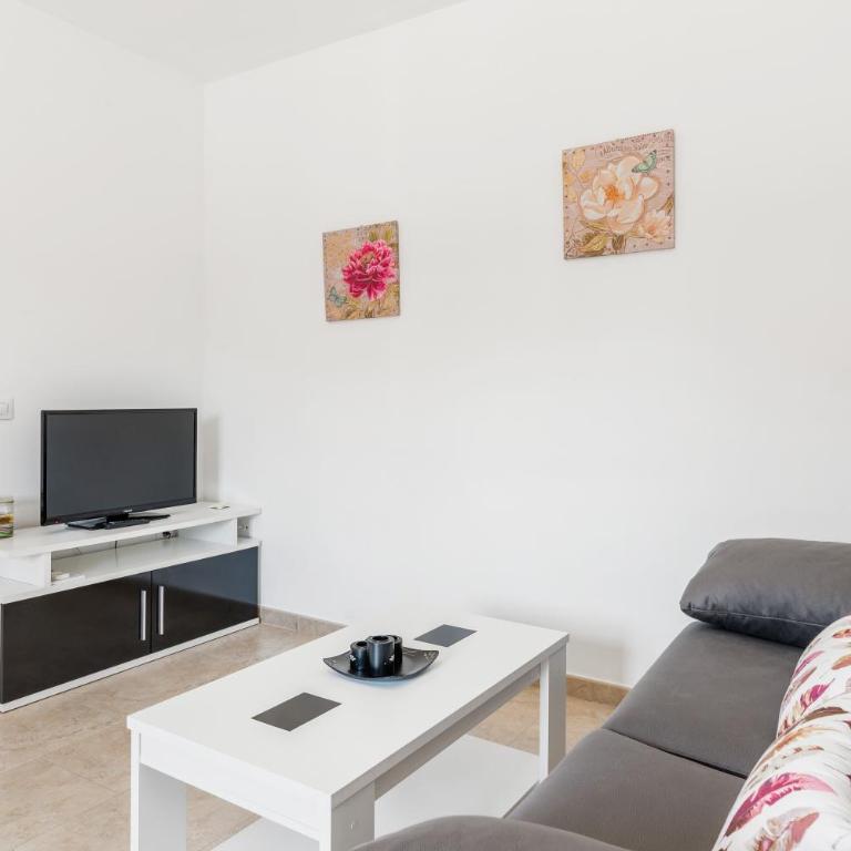 Magnolia A - Solo Familias - Habitación Cuádruple con ducha - 8