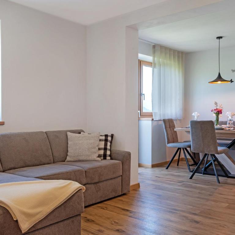 Living Lerchna -Apartment Morgentau - Two-Bedroom Deluxe Apartment with Garden View - 3