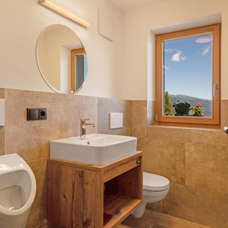 Living Lerchna -Apartment Morgentau - Two-Bedroom Deluxe Apartment with Garden View - 12