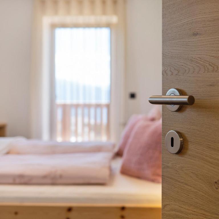 Living Lerchna -Apartment Morgentau - Two-Bedroom Deluxe Apartment with Garden View - 10