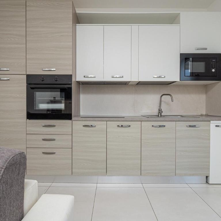 Cormorani - Appartamento 7 - Appartamento Deluxe con 2 Camere da Letto e Vista Giardino - 4