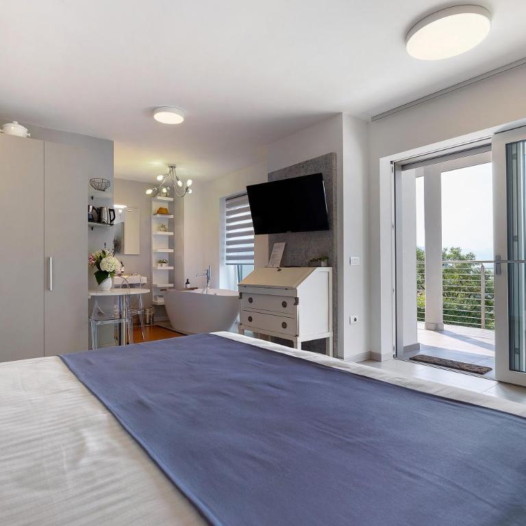 Eco del Garda Apartments - One-Bedroom Apartment with Lake View - 3