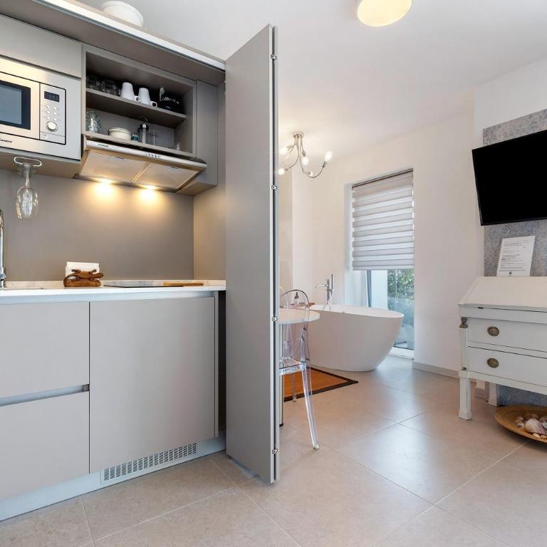Eco del Garda Apartments - One-Bedroom Apartment with Lake View - 9
