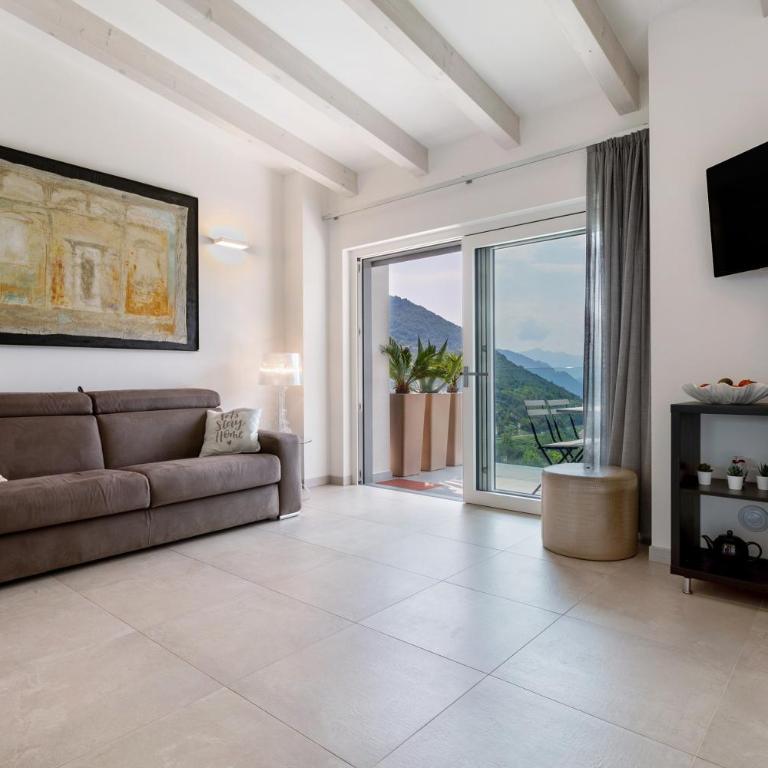 Eco del Garda Apartments - One-Bedroom Apartment with Lake View - 2