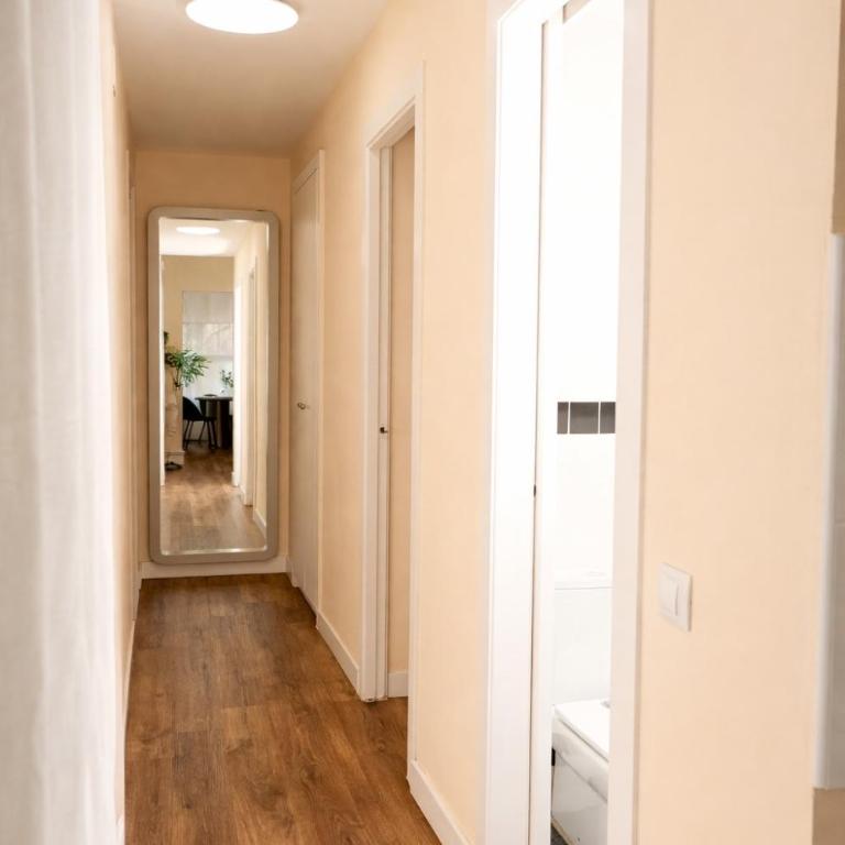 Tibidabo Apartments - Two-Bedroom Apartment with Garden - 22