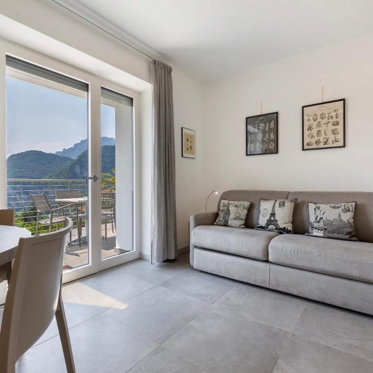 Eco del Garda Apartments - One-Bedroom Apartment with Lake View - 2