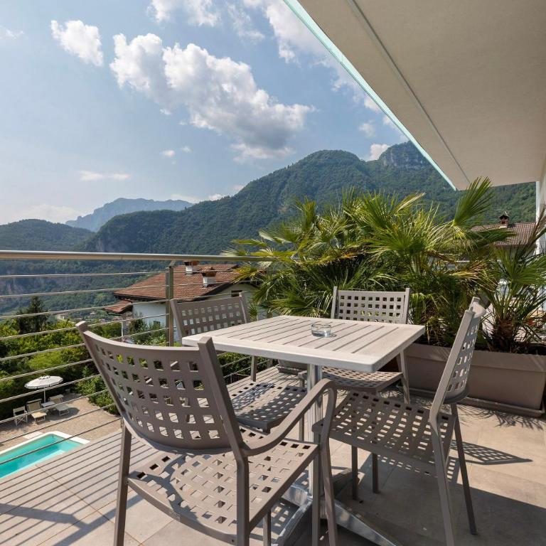 Eco del Garda Apartments - One-Bedroom Apartment with Lake View - 1