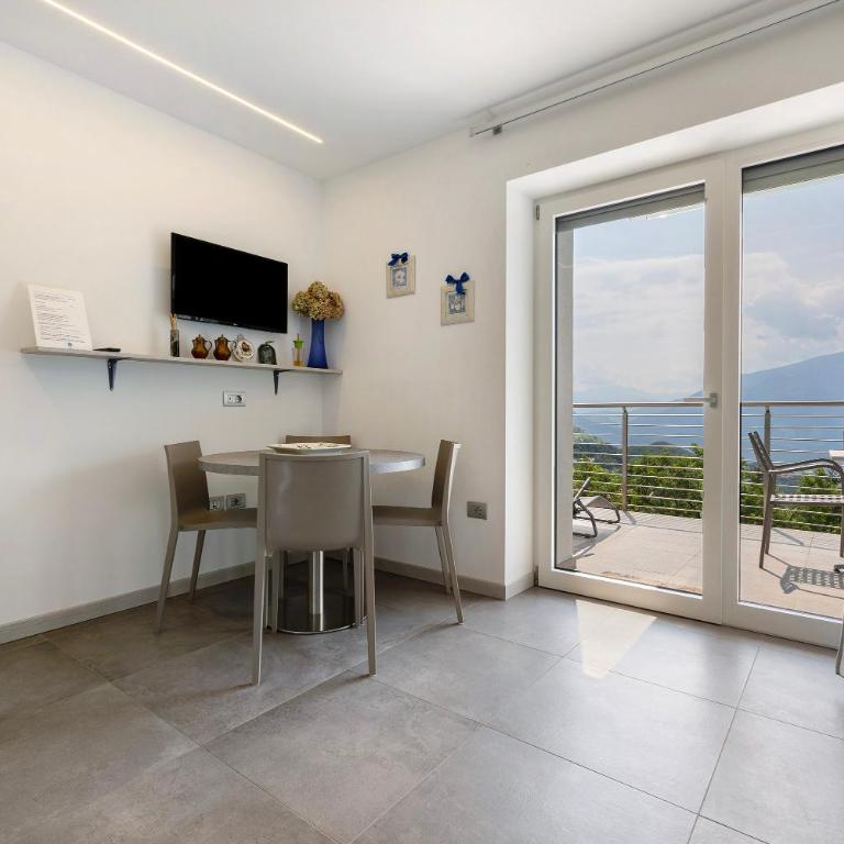 Eco del Garda Apartments - One-Bedroom Apartment with Lake View - 4