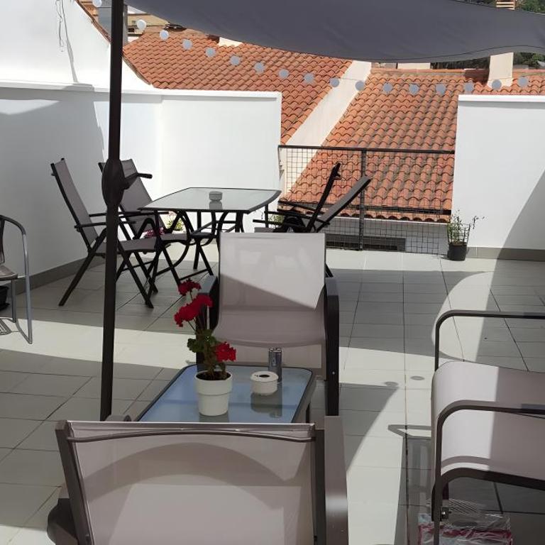 Quiet Apartment In The Historical - Apartamento Superior de 1 dormitorio con balcón - 1