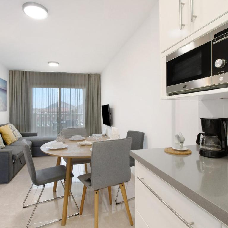 La Perla F14 By Médano Rentals - Apartamento Deluxe de 2 dormitorios con balcón - 10