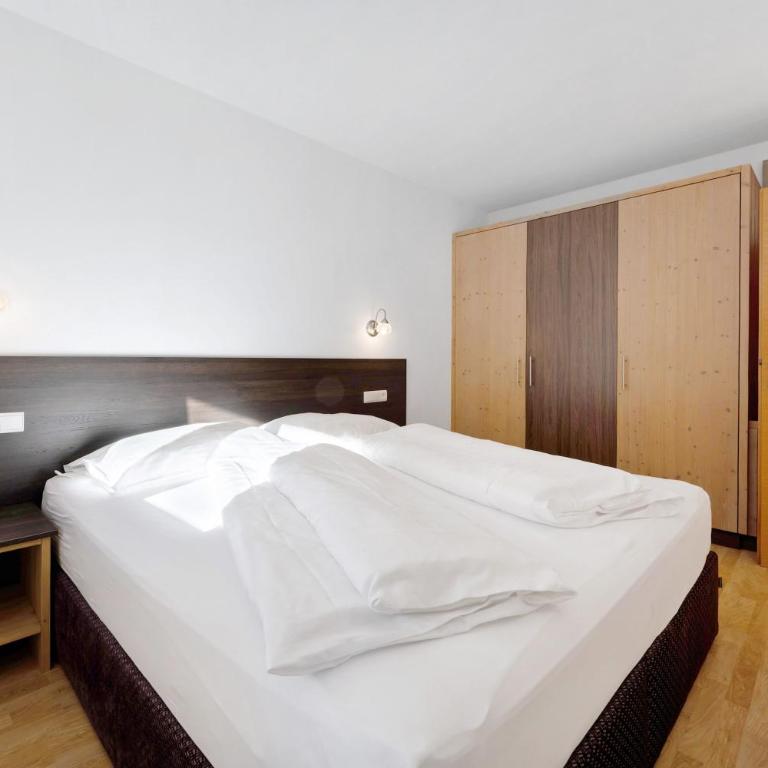 Apartments Antersi Luis - Two-Bedroom Deluxe Apartment with Garden View - 3
