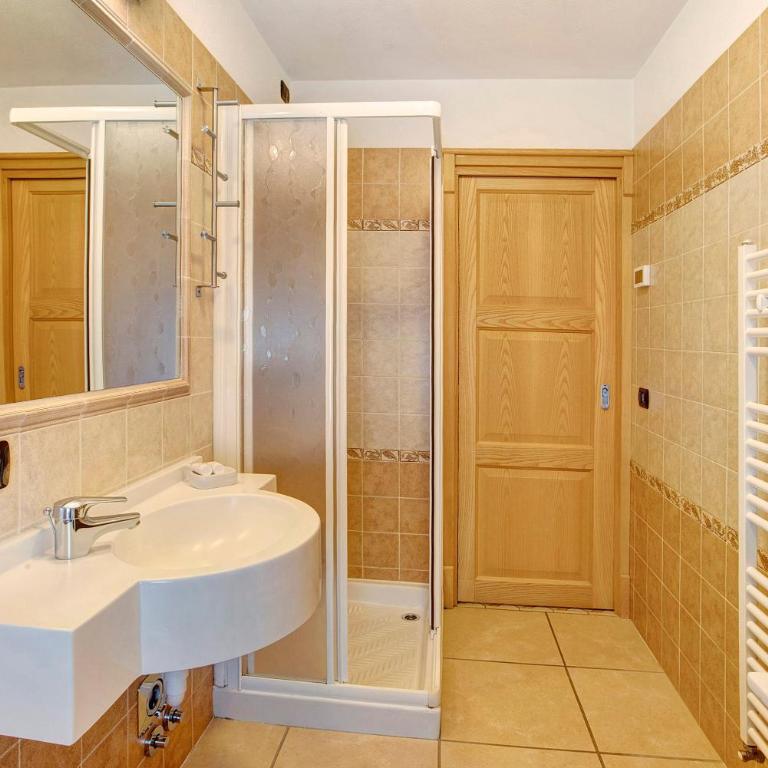 Baita Aris Appartamento Palipert - Appartamento Deluxe con 2 Camere da Letto e Vista Giardino - 17