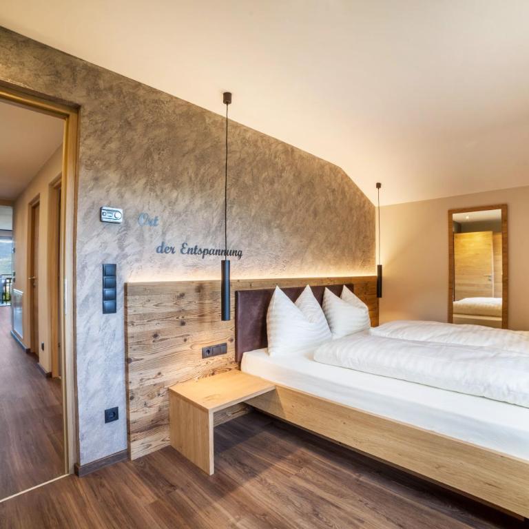 Ferienwohnung Zypresse - Two-Bedroom Deluxe Apartment with Garden View - 5