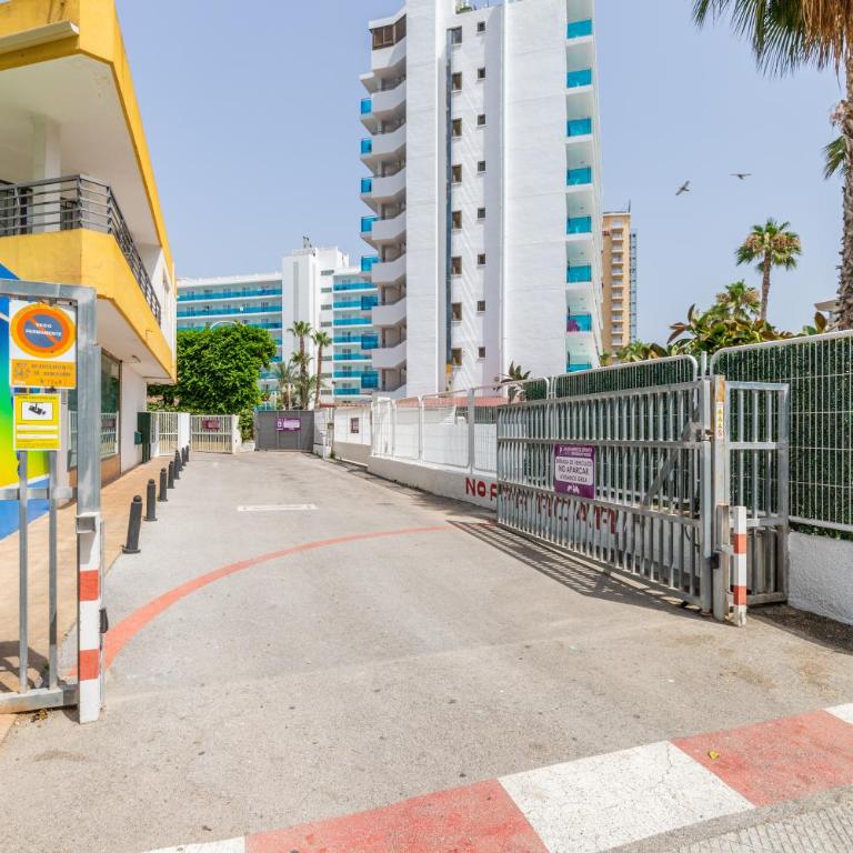 Queen - Superior One-Bedroom Apartment with Balcony - 20