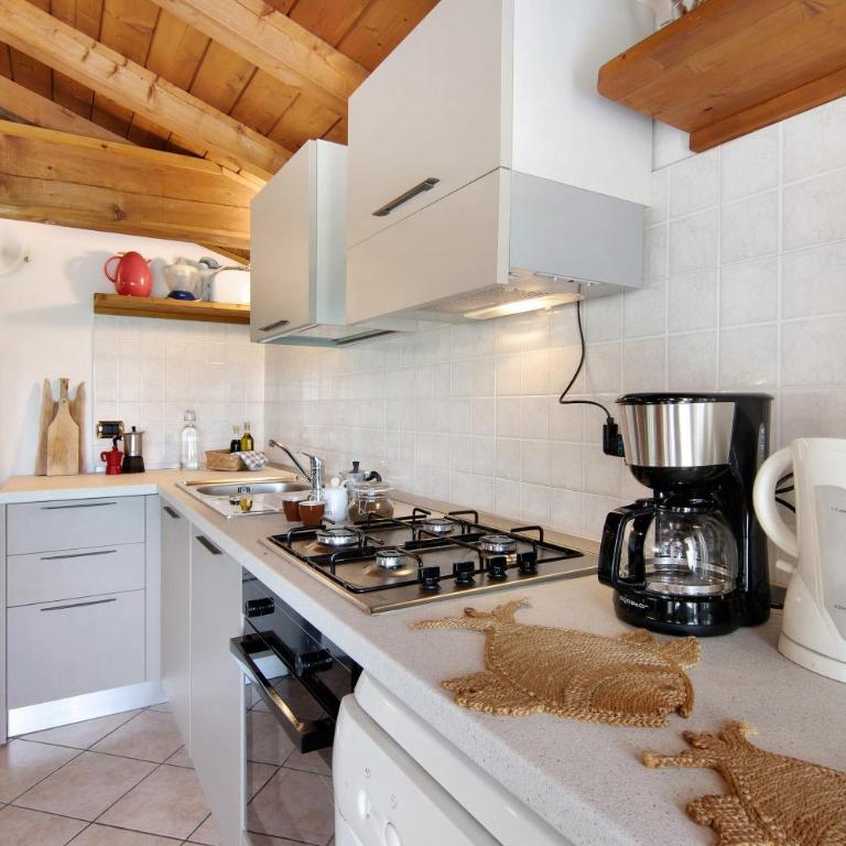 Villa Adele - Appartamento Premium con 3 Camere da Letto e Balcone - 14