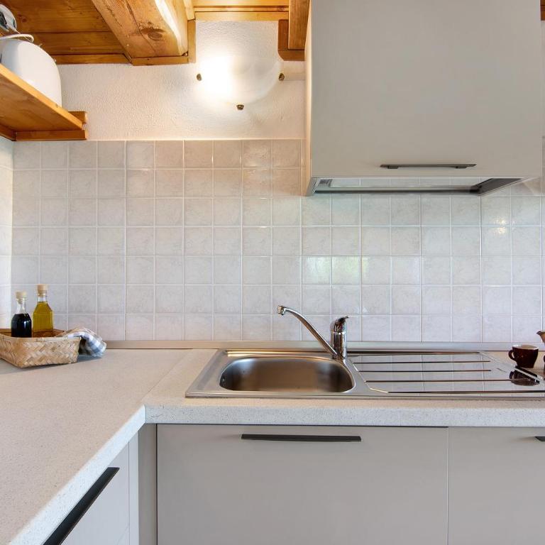 Villa Adele - Appartamento Premium con 3 Camere da Letto e Balcone - 13