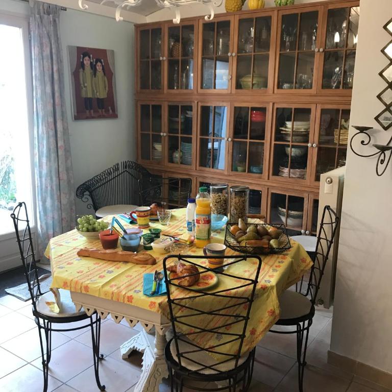 chambres d'hôtes Au Pied Du Ventoux - Chambre Double avec Balcon - 5