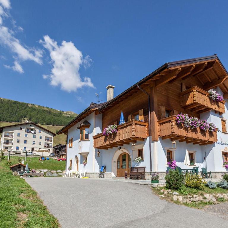 Omega - Casa Azzurra piano terra - Appartamento Deluxe con 2 Camere da Letto e Vista Giardino - 14
