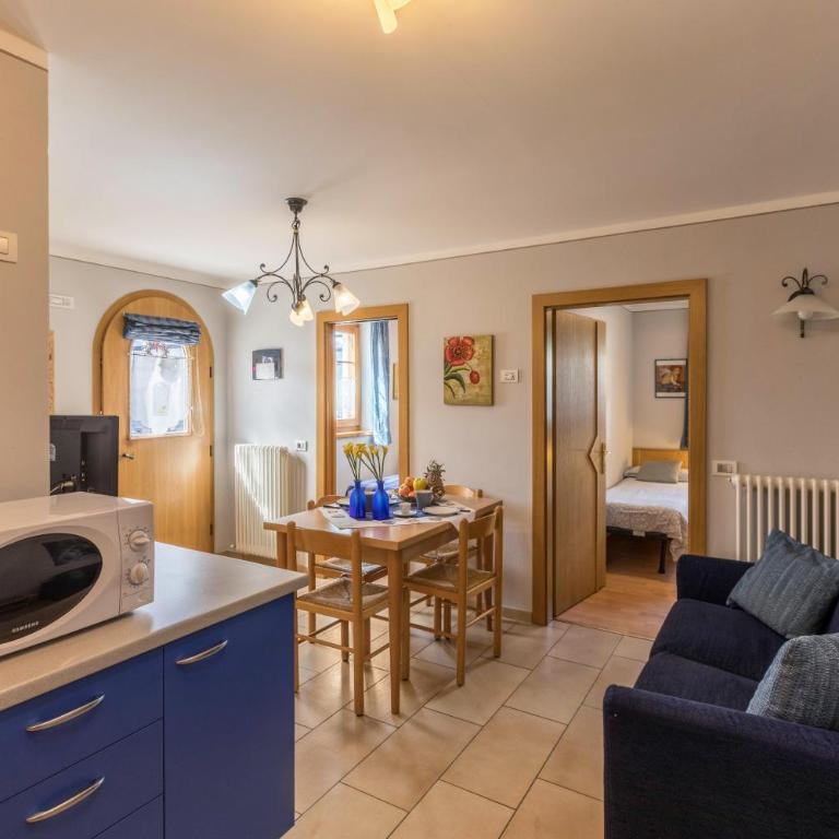 Omega - Casa Azzurra piano terra - Appartamento Deluxe con 2 Camere da Letto e Vista Giardino - 2