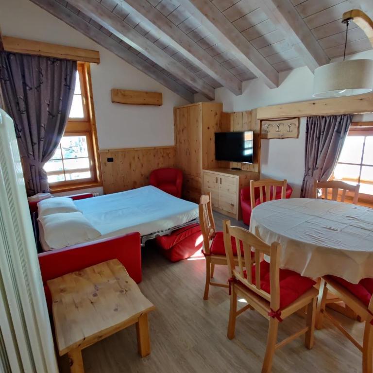 Chalet Galli Trilocale - Appartamento Deluxe con 2 Camere da Letto e Vista Giardino - 6