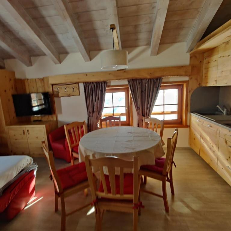 Chalet Galli Trilocale - Appartamento Deluxe con 2 Camere da Letto e Vista Giardino - 8