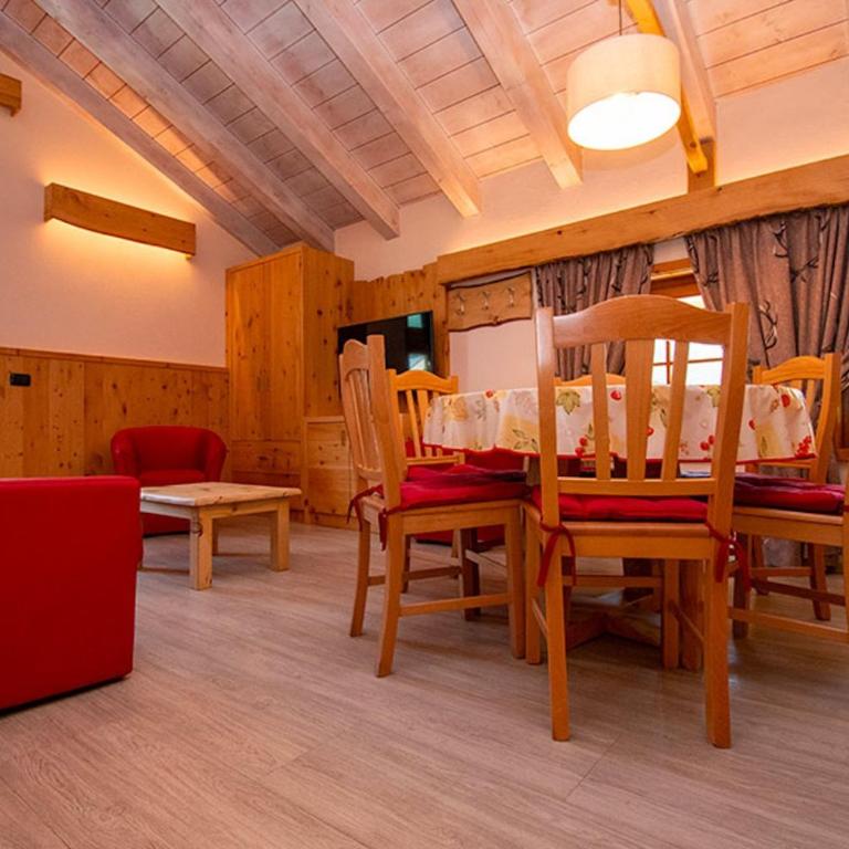 Chalet Galli Trilocale - Appartamento Deluxe con 2 Camere da Letto e Vista Giardino - 10