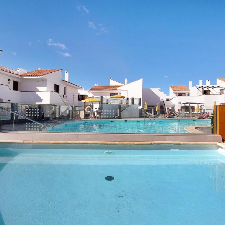Galcanary - One-Bedroom Apartment with Garden View - 2