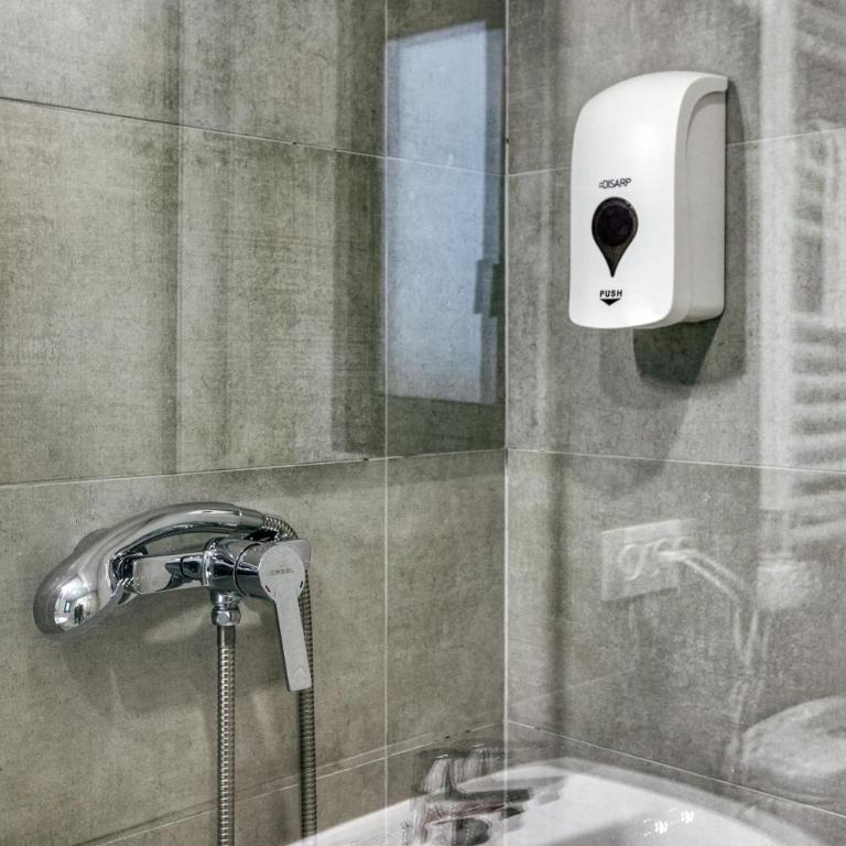 Giuliano Superior 1 para 4 personas - Habitación Cuádruple con ducha - 19