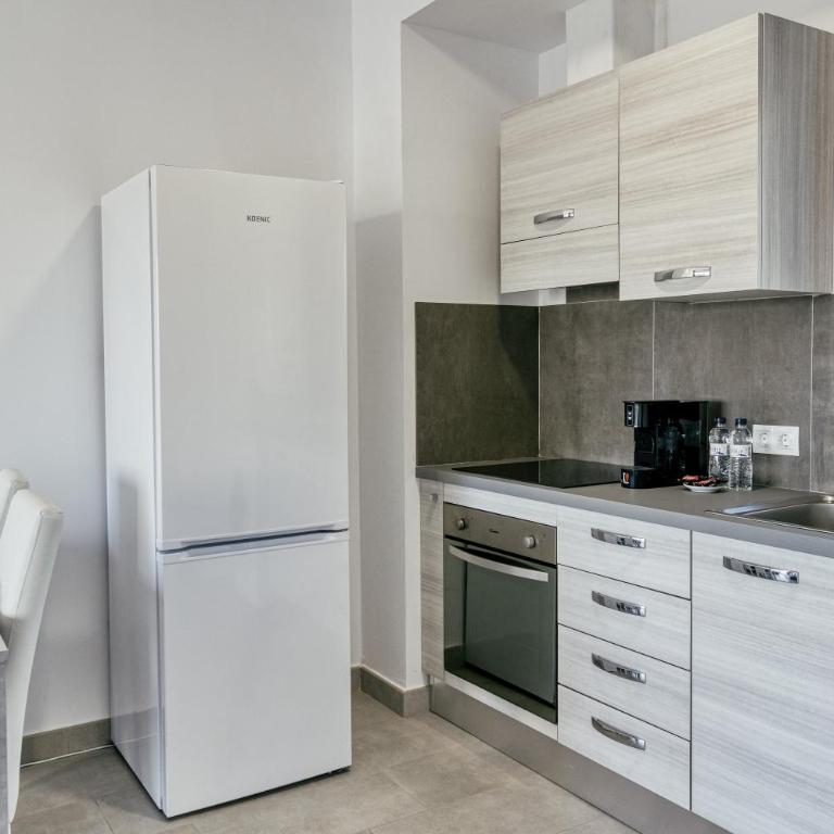 Giuliano Superior 1 para 4 personas - Habitación Cuádruple con ducha - 7