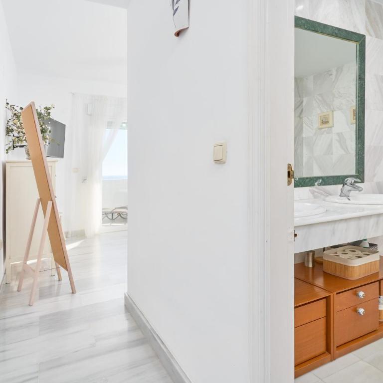 Vistas al mar - La Herradura - Two-Bedroom Deluxe Apartment with Ocean View - 16