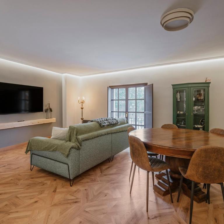 Centro Burgos Real Consulado - Appartamento Deluxe con 2 Camere da Letto e Balcone - 1