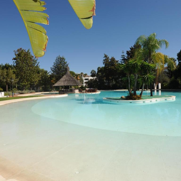 Bonito piso con jardines y piscina - Apartamento con terraza - 1