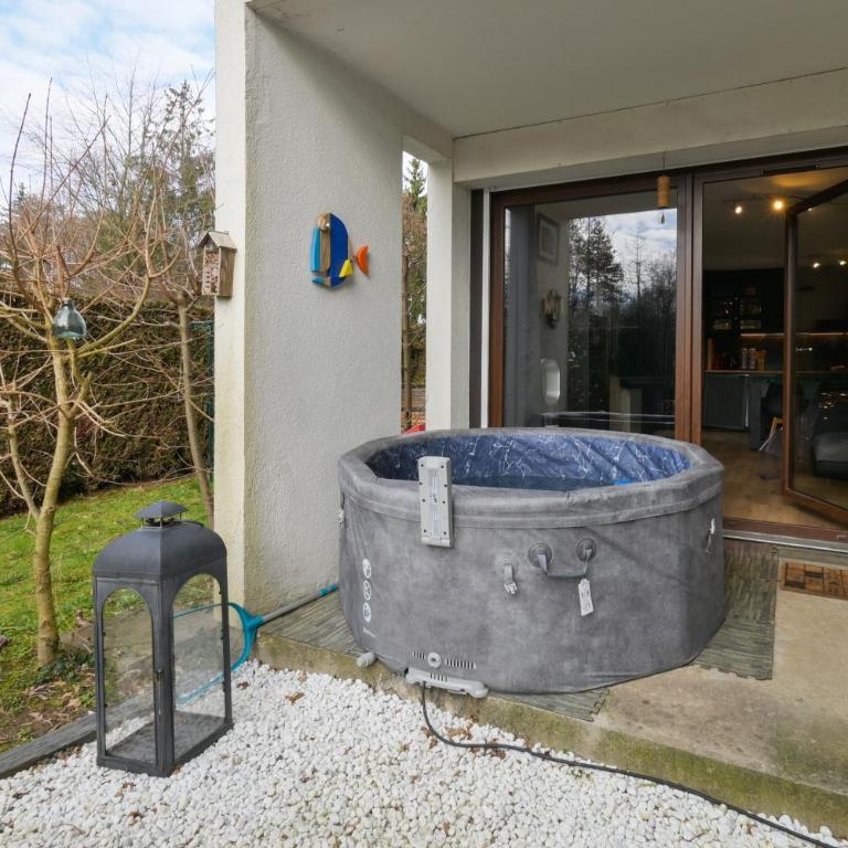 Annecy Garden Spa Billiards - Appartamento Deluxe con 2 Camere da Letto e Vista Giardino - 1