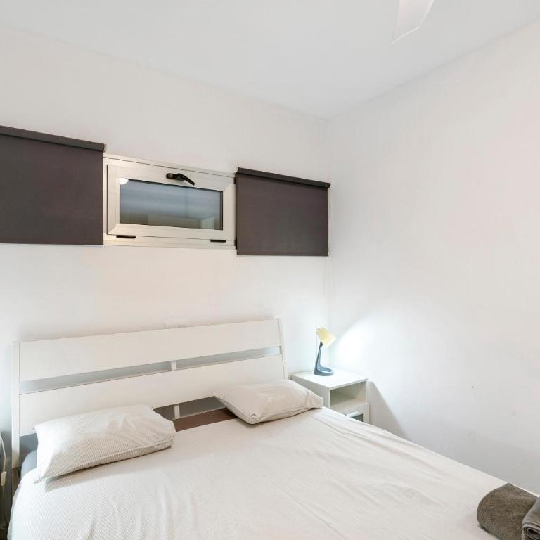 Nice Apartment 1210 In Central Area - Superior One-Bedroom Apartment with Balcony - 12