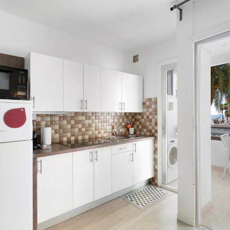 Nice Apartment 1210 In Central Area - Superior One-Bedroom Apartment with Balcony - 10
