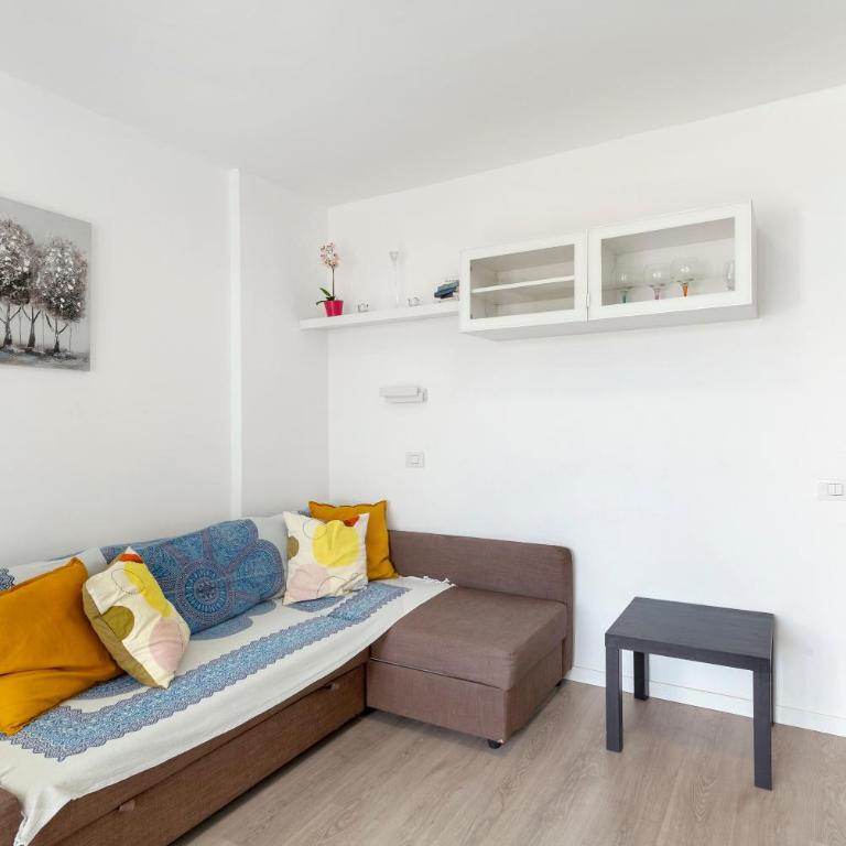 Nice Apartment 1210 In Central Area - Superior One-Bedroom Apartment with Balcony - 5