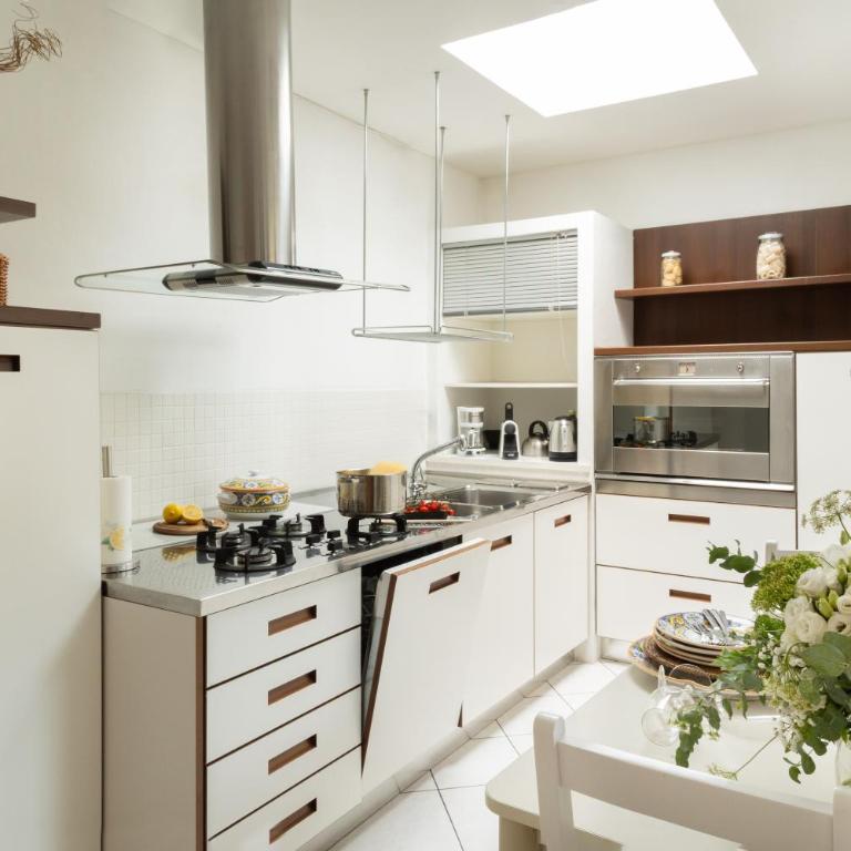 Panorama Apartment 180 mq - Three-Bedroom Premium Apartment with Balcony - 12