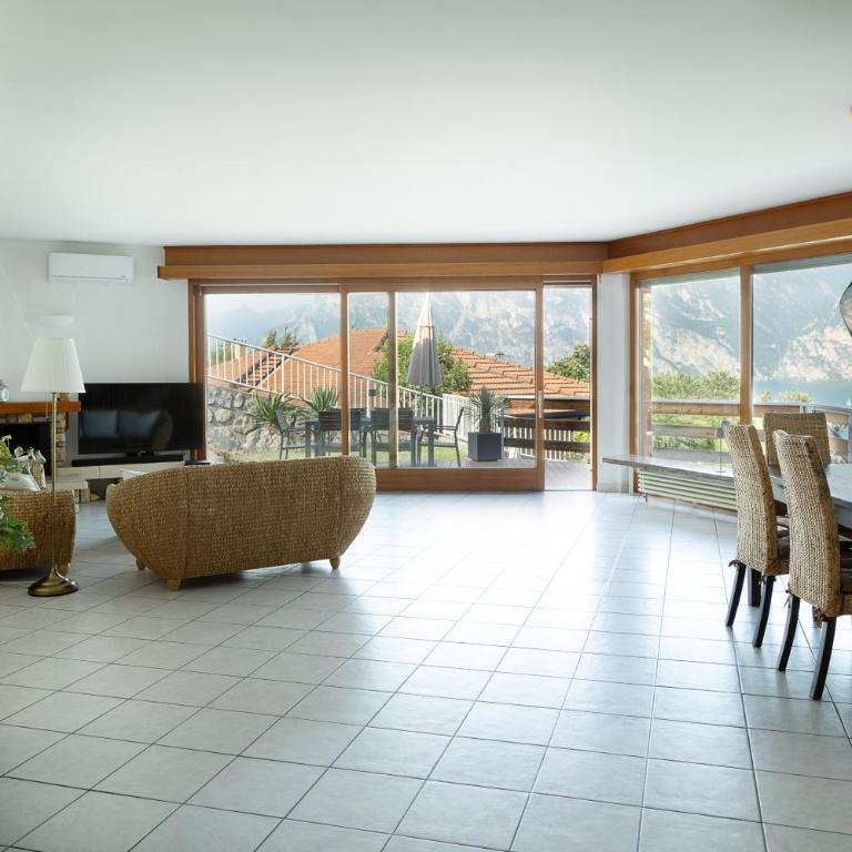 Panorama Apartment 180 mq - Three-Bedroom Premium Apartment with Balcony - 4