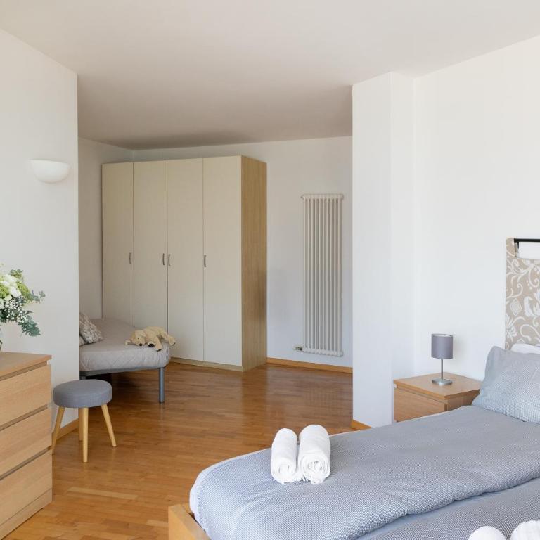 Panorama Apartment 180 mq - Three-Bedroom Premium Apartment with Balcony - 17