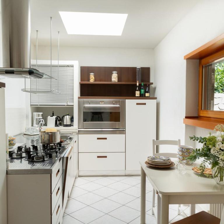 Panorama Apartment 180 mq - Three-Bedroom Premium Apartment with Balcony - 13