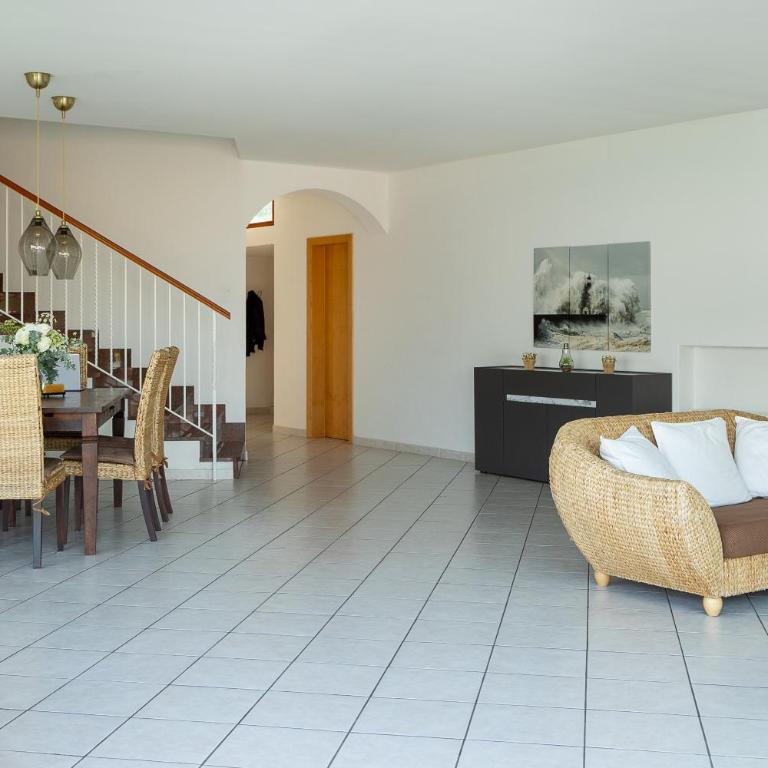 Panorama Apartment 180 mq - Three-Bedroom Premium Apartment with Balcony - 11