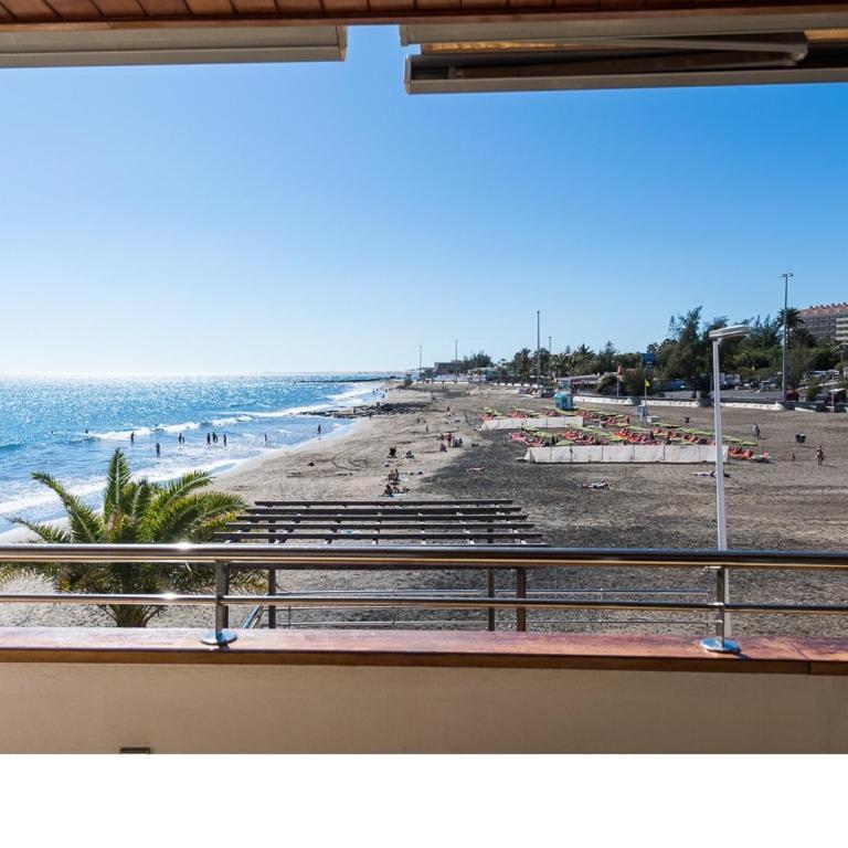 Chalet en la playa San Agustin - Three-Bedroom House - 1