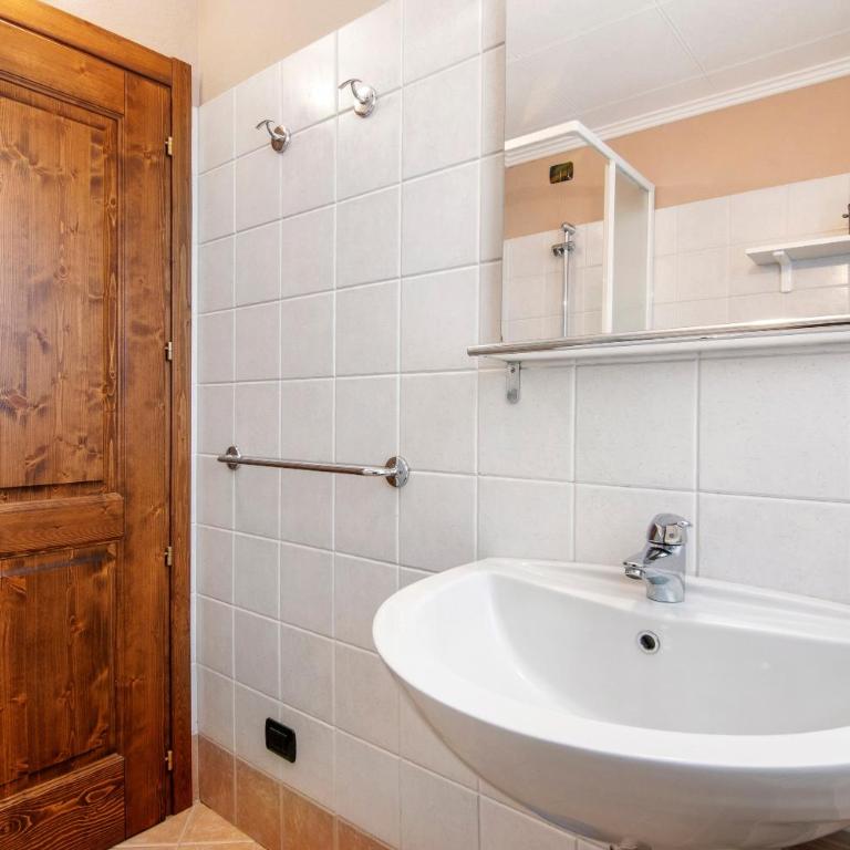 Residence Larice Bianco App n3 - Appartamento Deluxe con 2 Camere da Letto e Balcone - 16